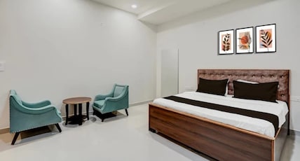 SHAGUN HOTEL AND BANQUET Room Type - Deluxe Room SHAGUN HOTEL AND BANQUET Room Type - Deluxe Room