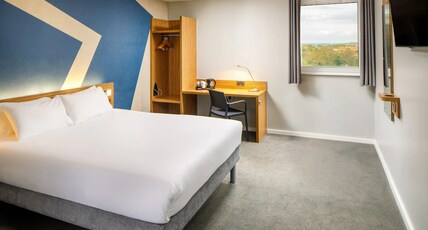 ibis budget London Heathrow Central Room Type - Standard Room with 1 Double Bed ibis budget London Heathrow Central Room Type - Standard Room with 1 Double Bed
