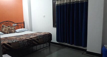 Nandini paying guest house Room Type - deluxe Ac room