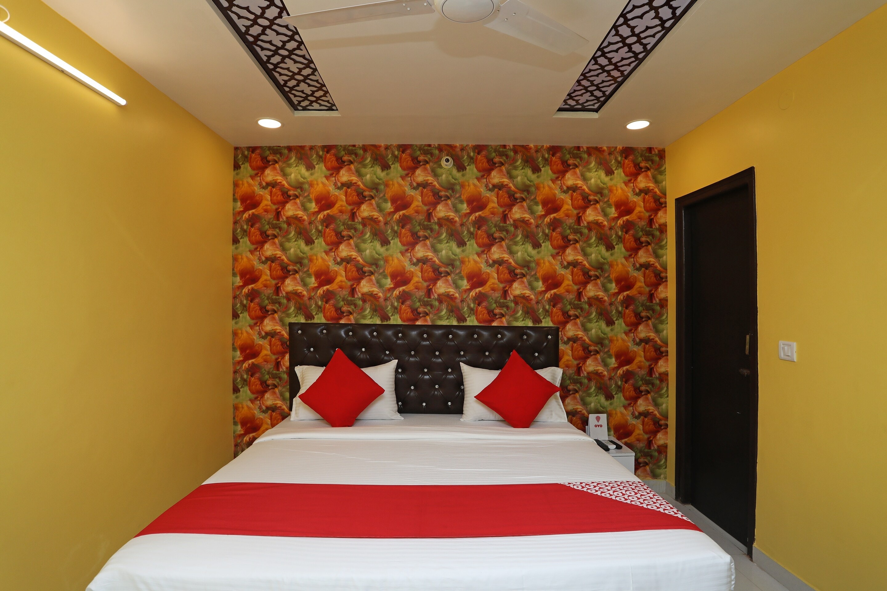 Super Hotel O Richa Grand - Tap to explore photos