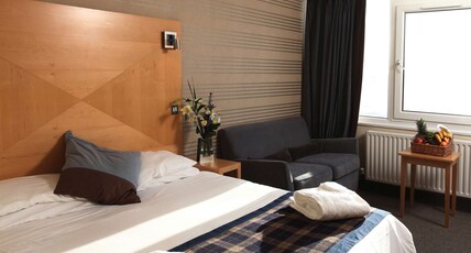 Best Western Palace Hotel & Casino Room Type - 1 King Bed, Non-Smoking, Sea View, Deluxe Room