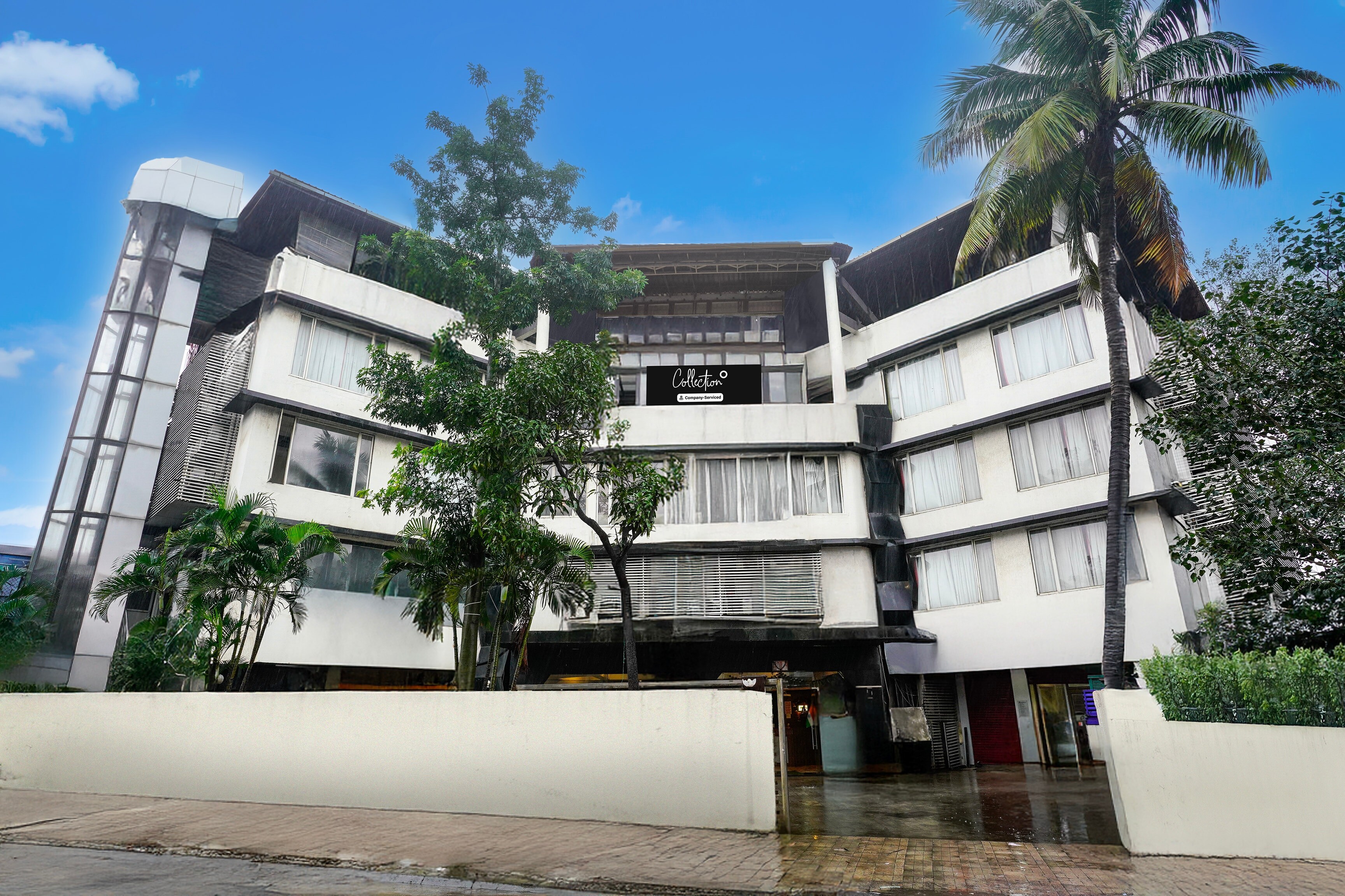 Collection O Lodha Experia Mall Dombiwali Formerly RR Suites - Tap to explore photos