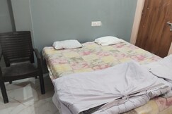 Tiwari Home Stay for Holy dip into Sangam