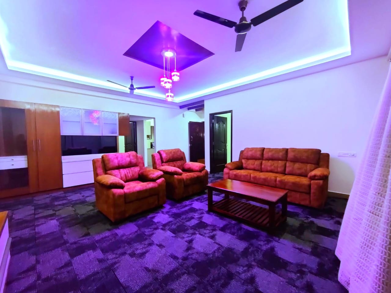 Shri Kudil Home Stay Bedroom 1 - Tap to explore photos