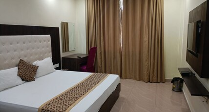 NARESHONS BLUE CLUB & RESORT Room Type - Deluxe  AC Rooms