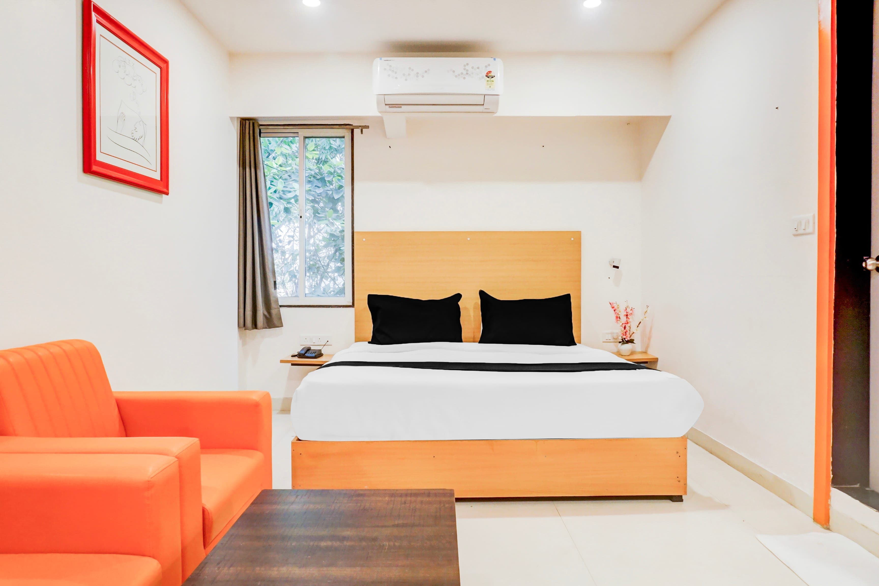 Super Townhouse Hadapsar Formerly Savali Inn - Tap to explore photos