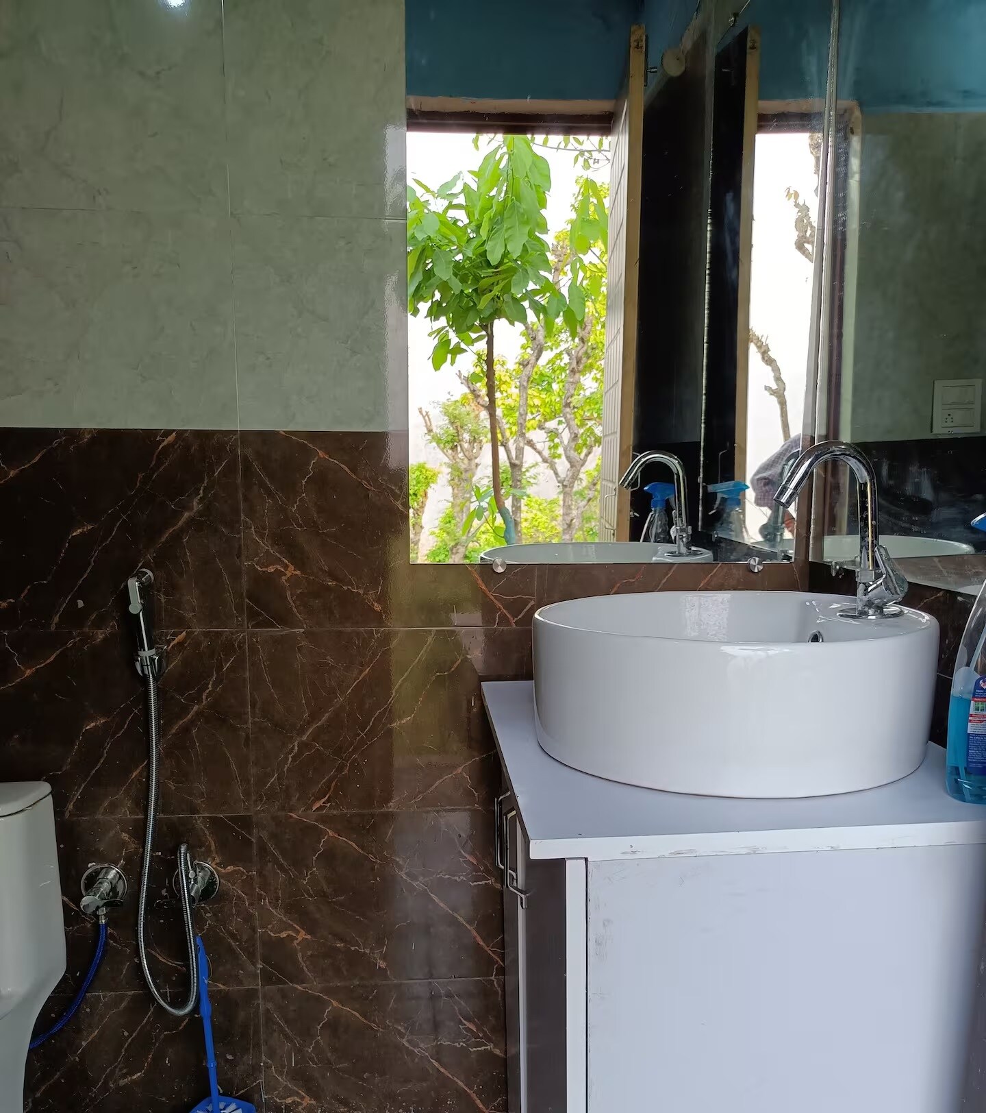 Aaron Patho Homestay - Tap to explore photos