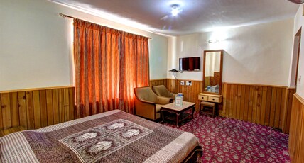 Hotel Marbel - 3 Min walking from Mall Road Room Type - Super Deluxe Room