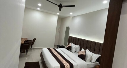 Hotel Prime Elvista Room Type - Deluxe Room