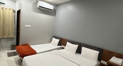 Hotel Shankar Ujjain Room Type - 3 Bedded Family Room