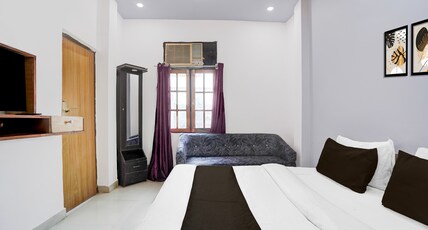Super OYO Hotel O Gomti Nagar Near Amity Formerly Hotel Green Apple Room Type - Classic