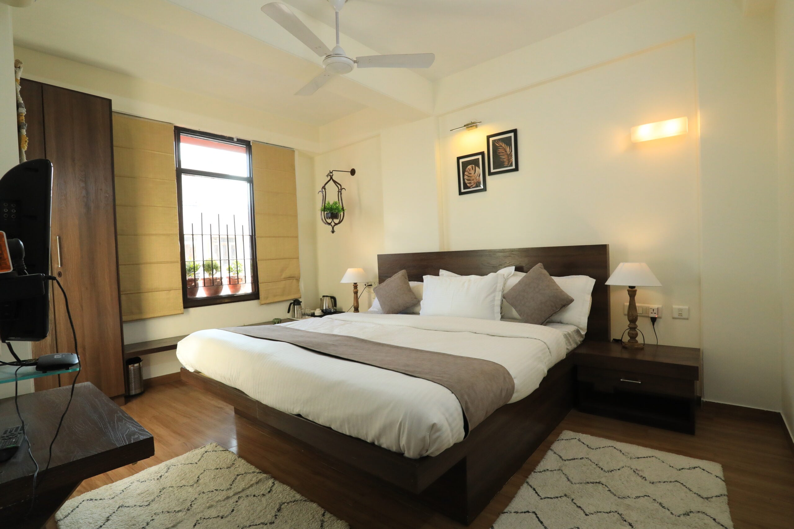 BaniPark Service Apartment 3BHK Modern Luxury Flat | Heart of CITY, Jaipur - Tap to explore photos