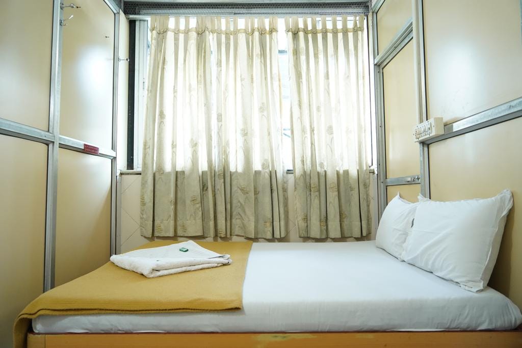 Sharda Residency- Dadar - Tap to explore photos