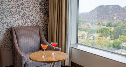 DoubleTree by Hilton, Jaipur, Amer Room Type - Deluxe King Room