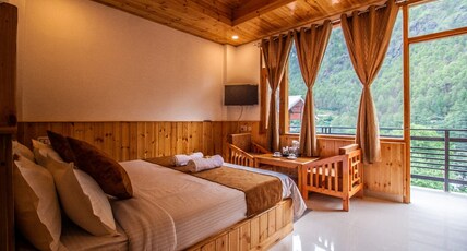 Hotel Aadi Kasol Room Type - Luxury King Bed Room with Hill View and Balcony