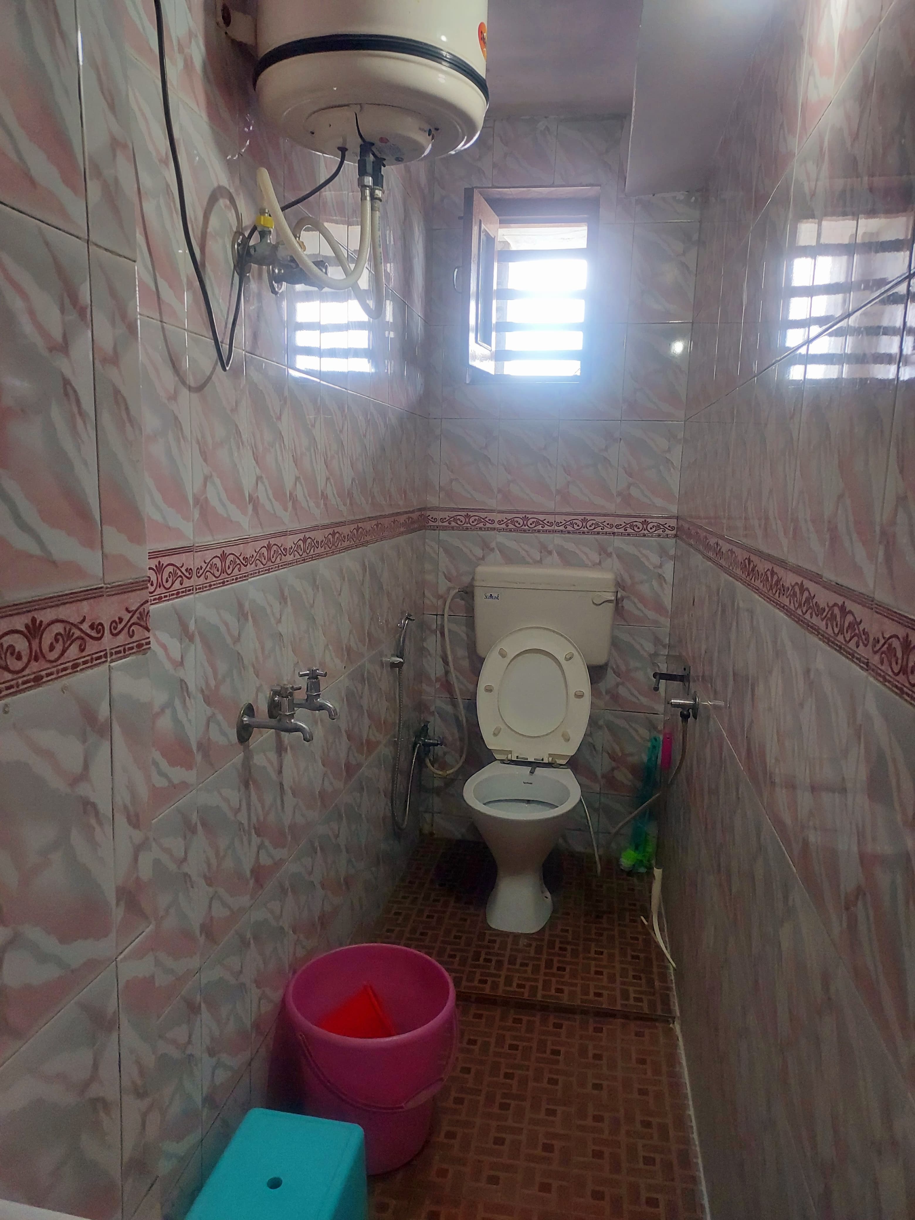 Paradise Homestay | Rooms & Caretaker - Tap to explore photos