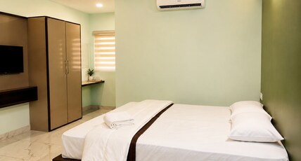Maha Mahal Room Type - Double Room AC