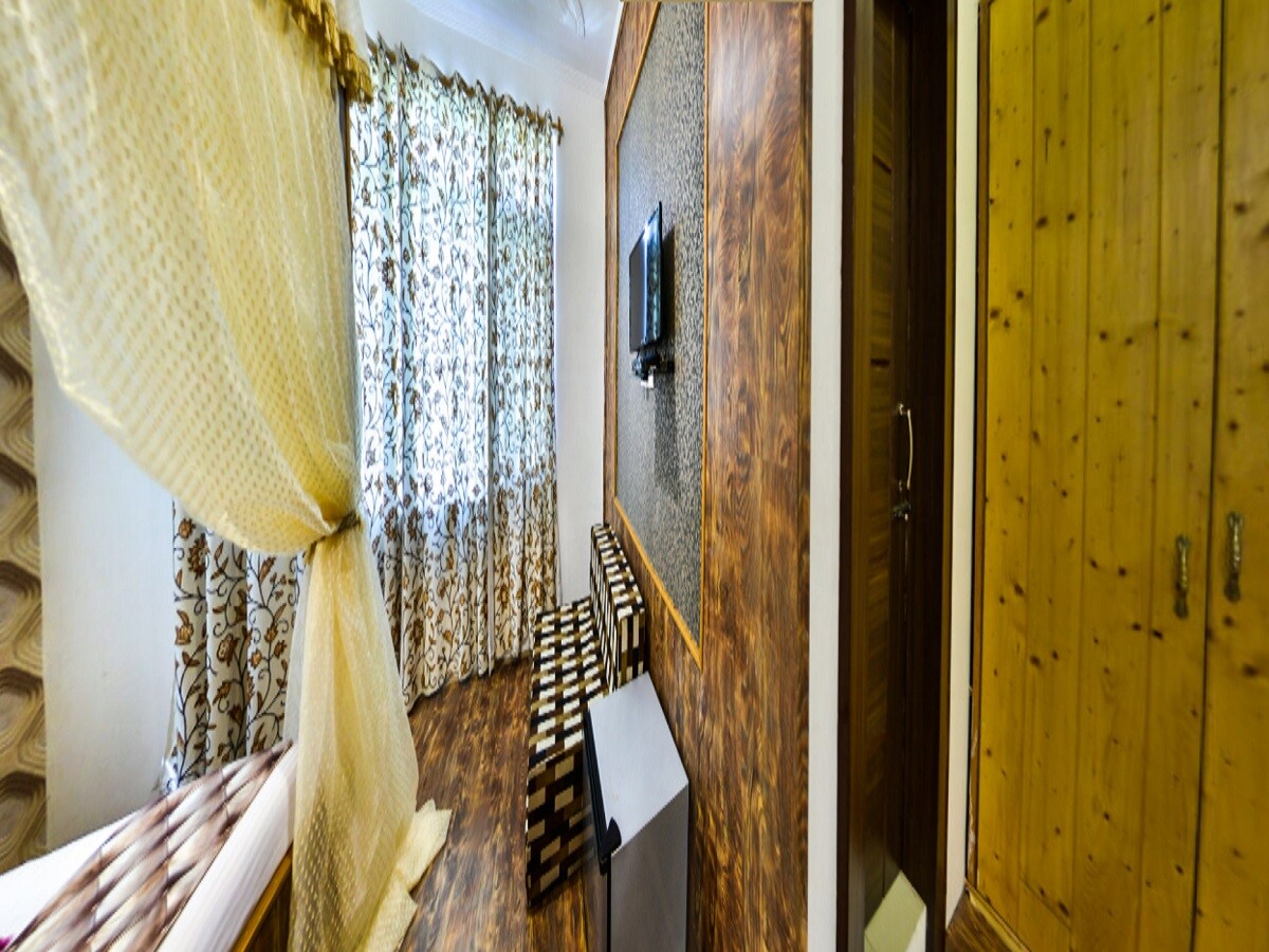 Hotel Pearl Continental Srinagar - Tap to explore photos