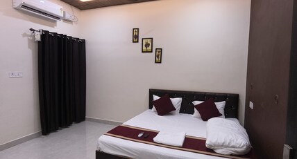 Nidhivan Palace Room Type - Bedroom 2