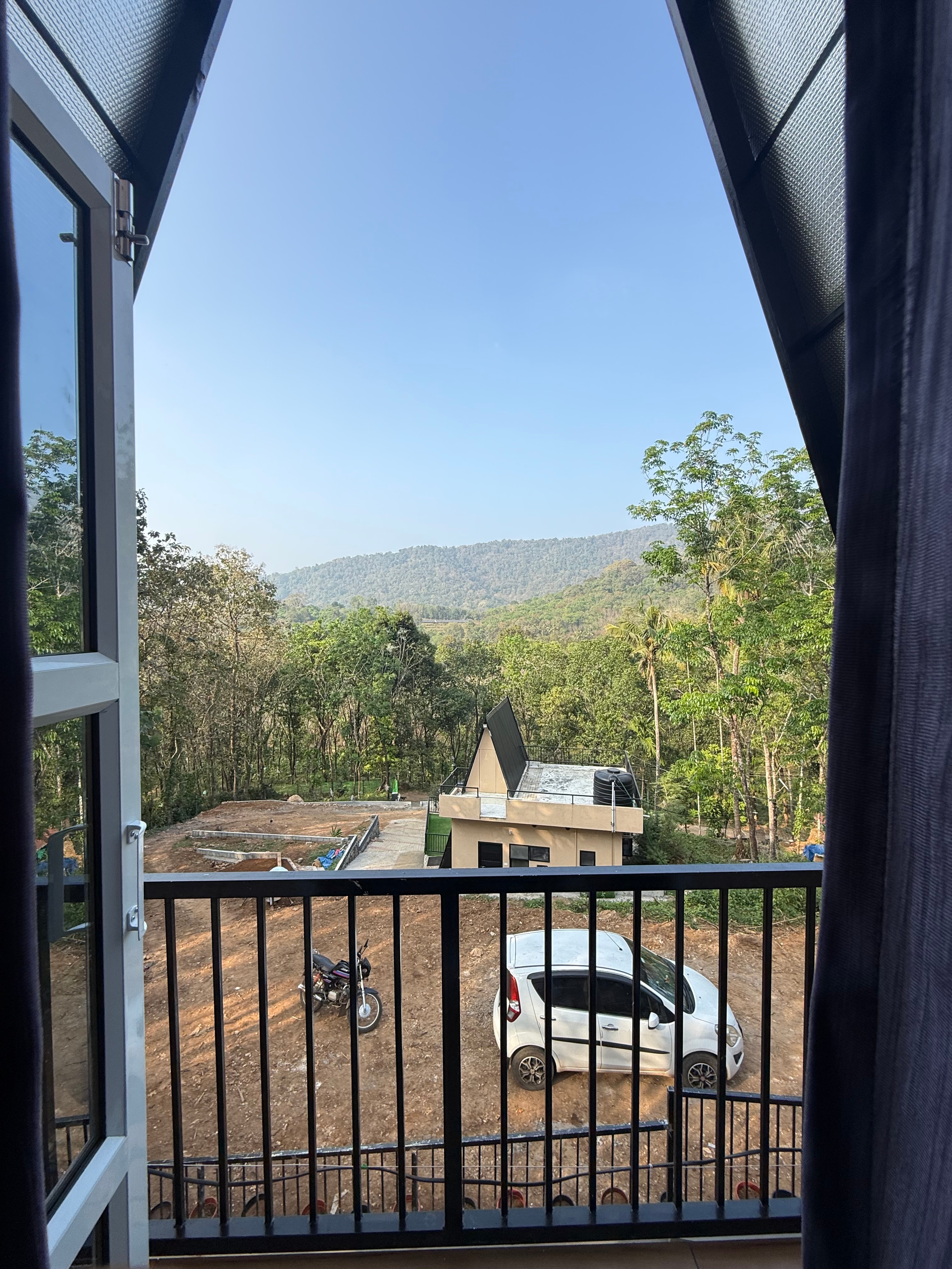 Zerahs Villa - Athirappilly - Tap to explore photos