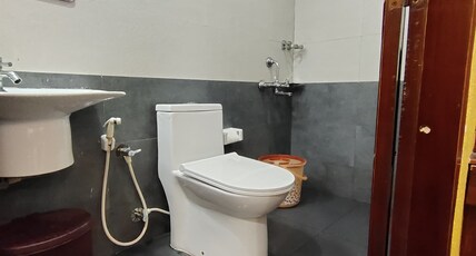 SREEKRISHNA HOUSEBOATS Room Type - 3 Bedroom Suite with Air Conditioning