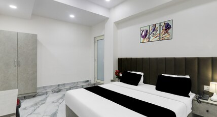 Super Collection O Quila Road Formerly JR Inn Room Type - Classic