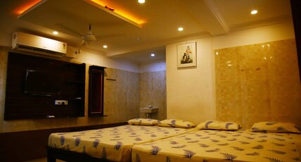 JR GRANDE Room Type - Family AC