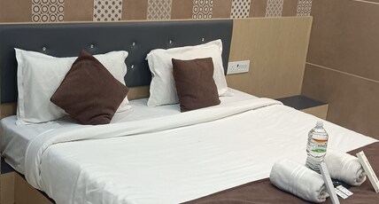 Maruti home stay Room Type - Deluxe room 103