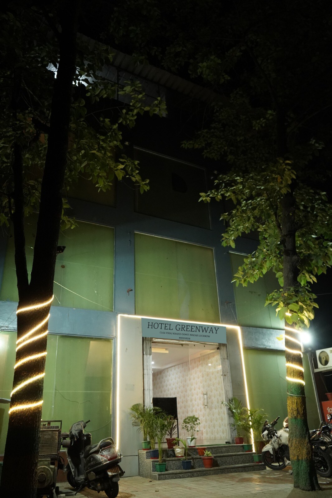 Hotel Greenway - Tap to explore photos