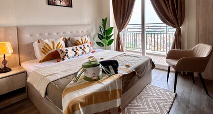 Luma Premium Stay Near Expo Mart Pari Chowk Room Type - Luma Premium Stay Near Expo Mart Pari Chowk