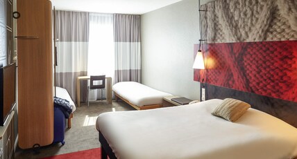 ibis Cholet Room Type - Standard Room with 1 double bed and twin beds