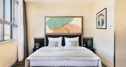 Garner Hotel BERLIN - CHARLOTTENBURG Room Type - 1 Queen Standard Accessible