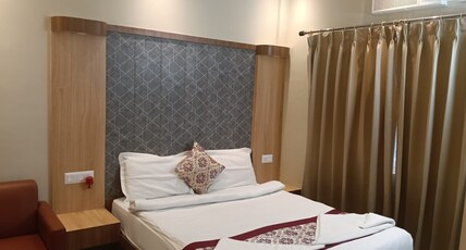 Hotel Star Room Type - DELUXE ROOM