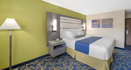 Best Western Antelope Inn & Suites Room Type - 1 King Bed, Non-Smoking, Microwave And Refrigerator, Wi-Fi, Full Breakfast