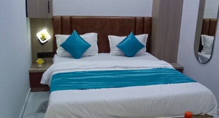 HOTEL HERITAGE Room Type - Deluxe Room Bed with City View