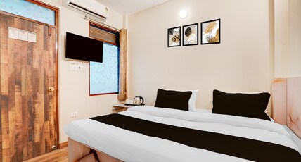 Hotel O Ramesh Nagar Metro Station Formerly Rosewood Room Type - Classic