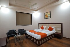 Address of Hotel Raviraj Palace