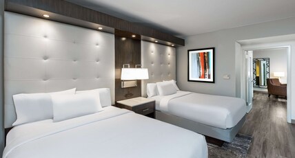 Embassy Suites Houston-Energy Corridor Room Type - 2 QN CRNR STE HEARING ACC