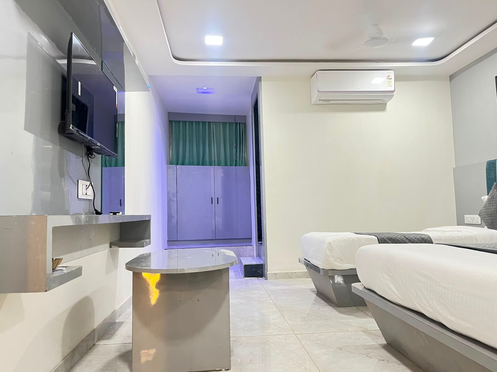 HOTEL RADHE INN - Tap to explore photos