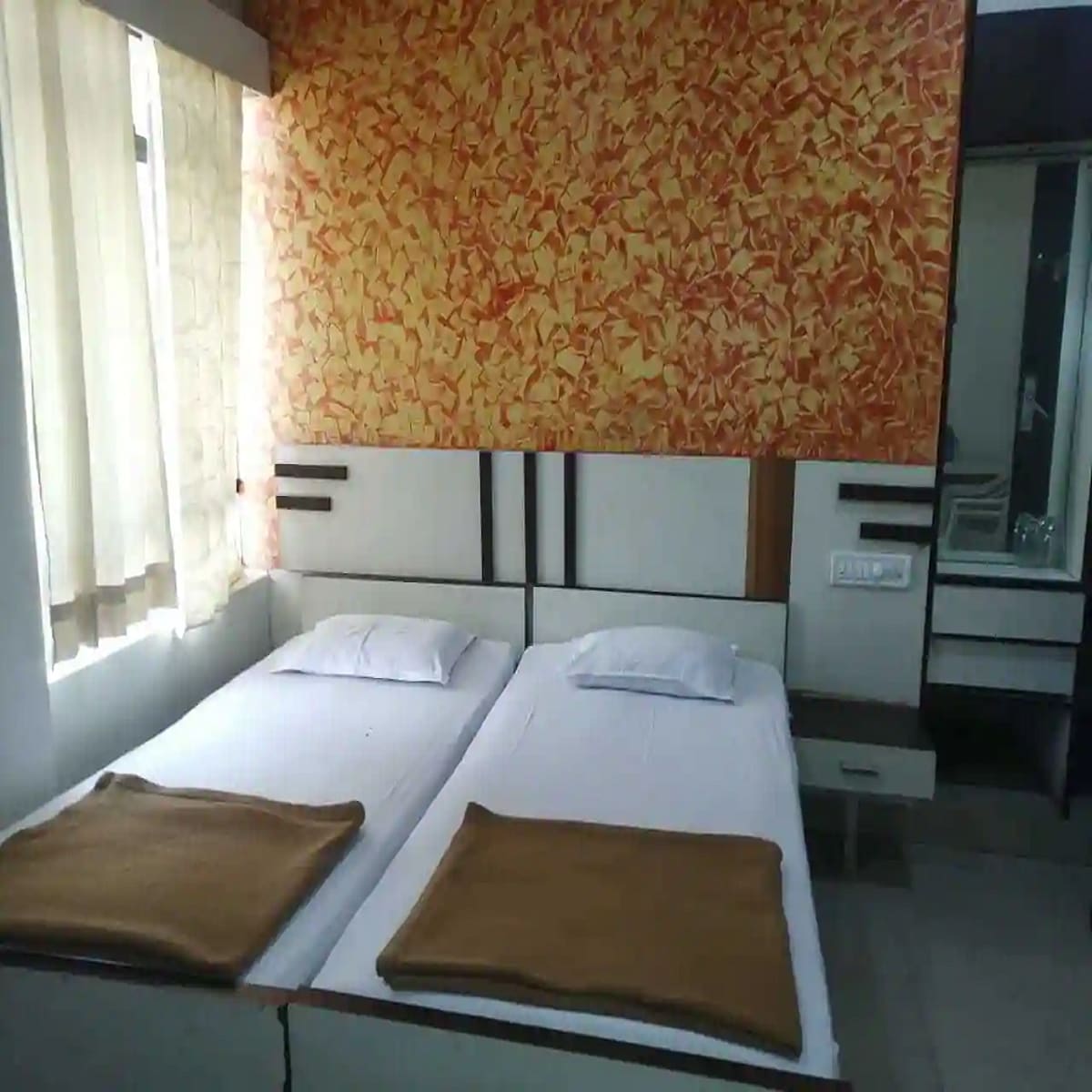 Hotel Pavan - Tap to explore photos