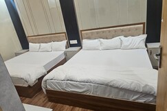 Shree Mahakal Lok Guest House and Restaurant