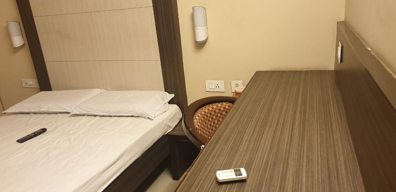 Hotel Ratnam - Tap to explore photos