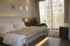 31 Club Avenue 1 bhk with Bathtub and balcony