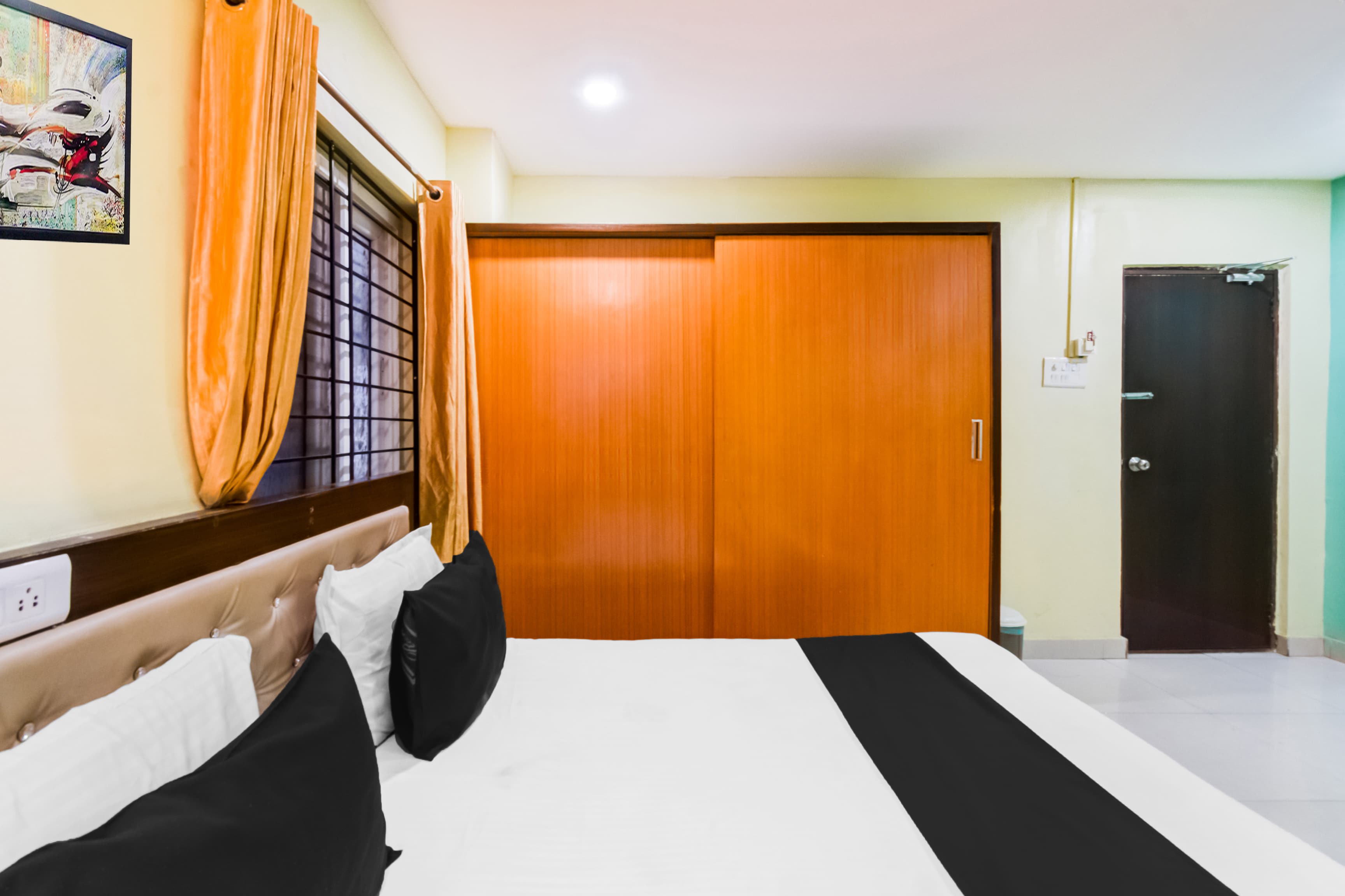 Hotel O Kamakshi - Tap to explore photos