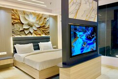 Aura Stays by Rooms N Views