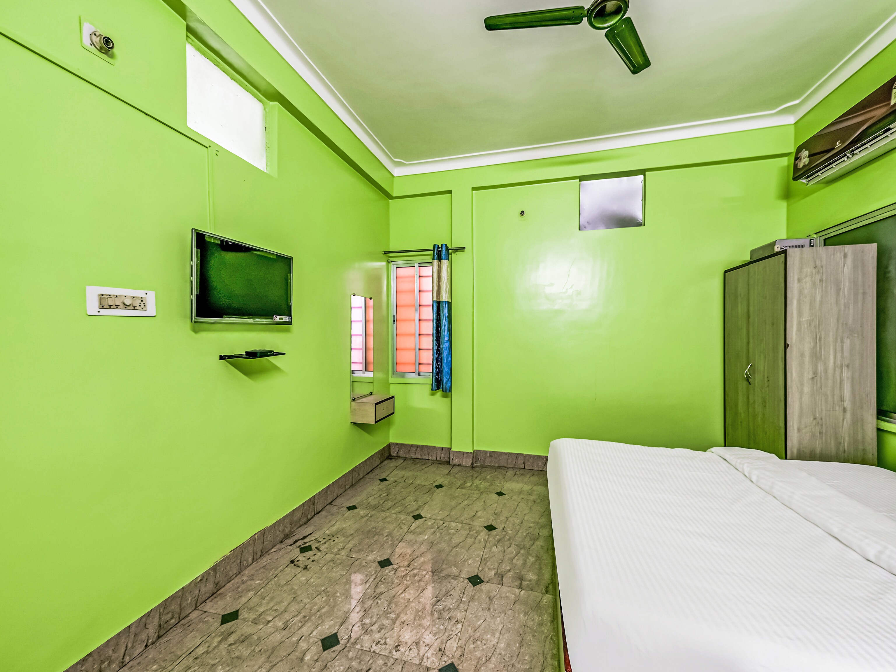 OYO 85233 Jagannath Residency - Tap to explore photos