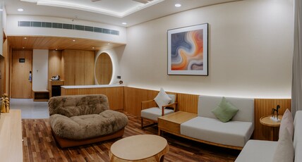 FLOATING DECK RESORT Room Type - Lake view Suite Room With lavish Luxury Amenities