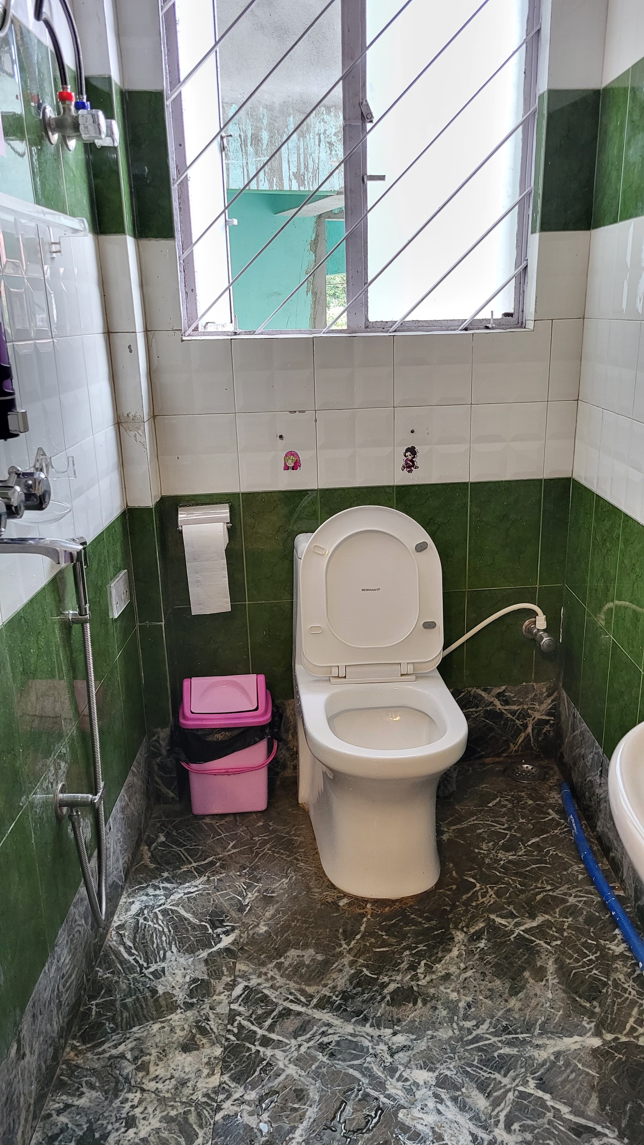 Hills Tale Backpackers Hostel - Tap to explore photos
