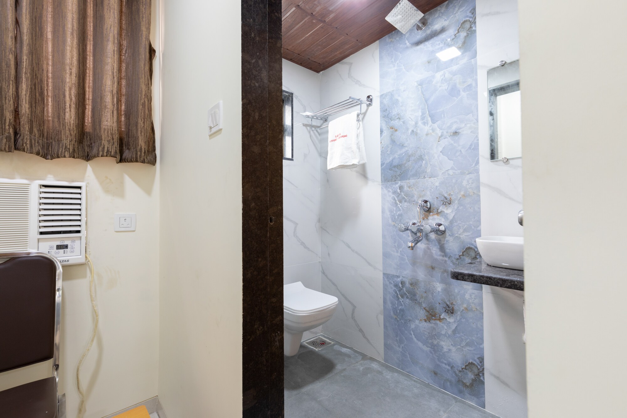 Sara Lodging and Boarding - Tap to explore photos