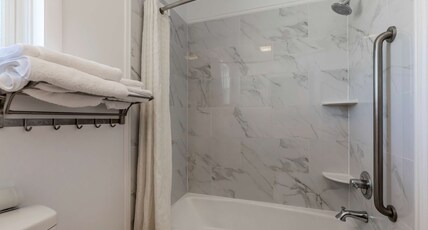 Best Western Pioneer Room Type - 2 Queen Beds, Non-Smoking, Flat Screen Television, High Speed Internet Access, Microwave And Refrige Best Western Pioneer Room Type - 2 Queen Beds, Non-Smoking, Flat Screen Television, High Speed Internet Access, Microwave And Refrige